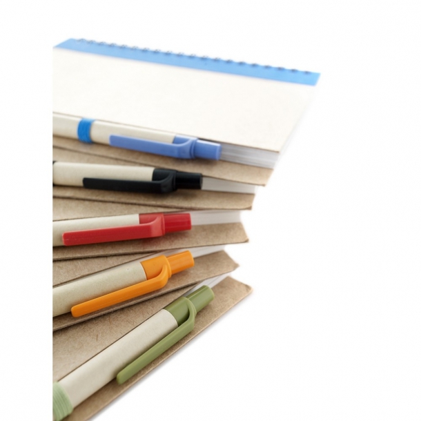 Notatnik ok. A5 z długopisem