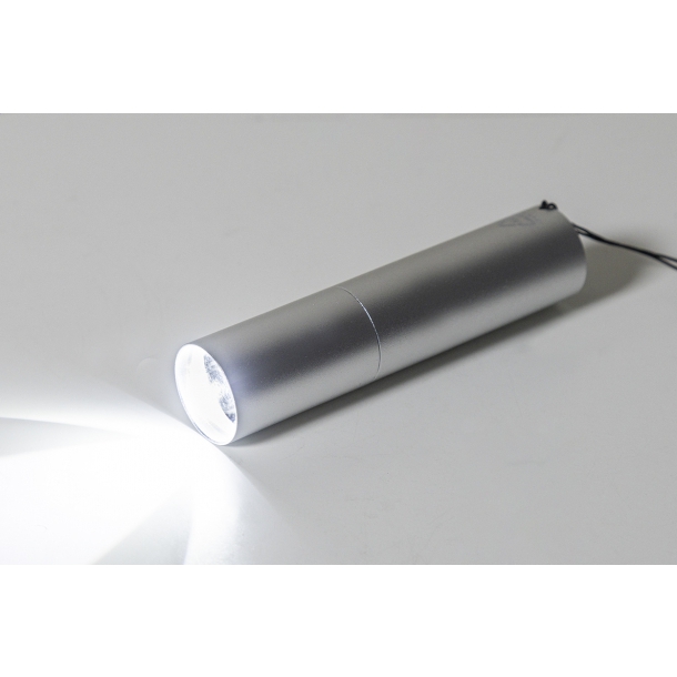 Chargelight Tone - latarka akumulatorowa z recyklingowanego aluminium