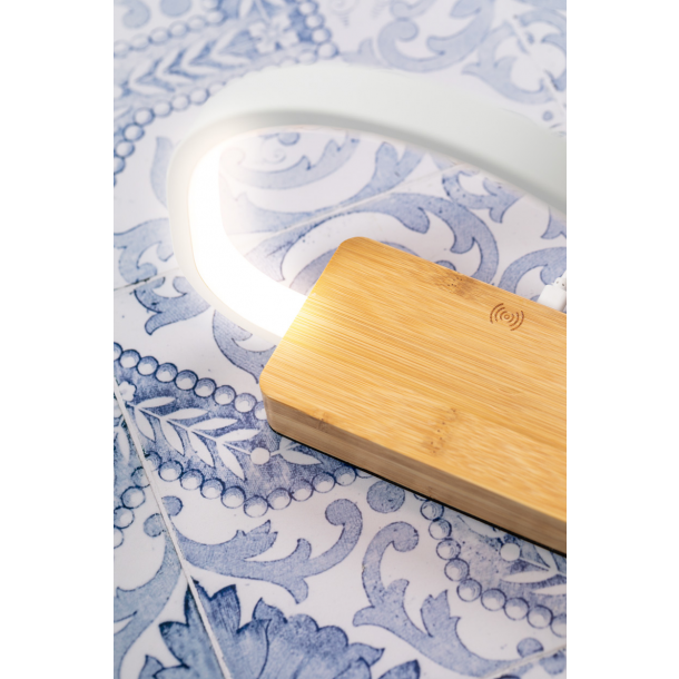 Labrum - wielofunkcyjna lampka biurkowa